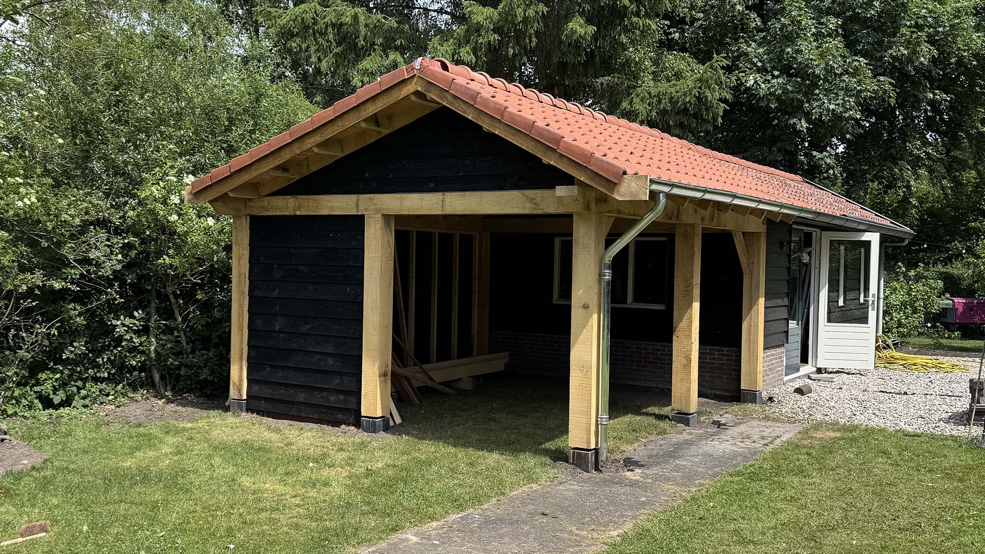 eindresultaat-eiken-kapschuur-steenwijk