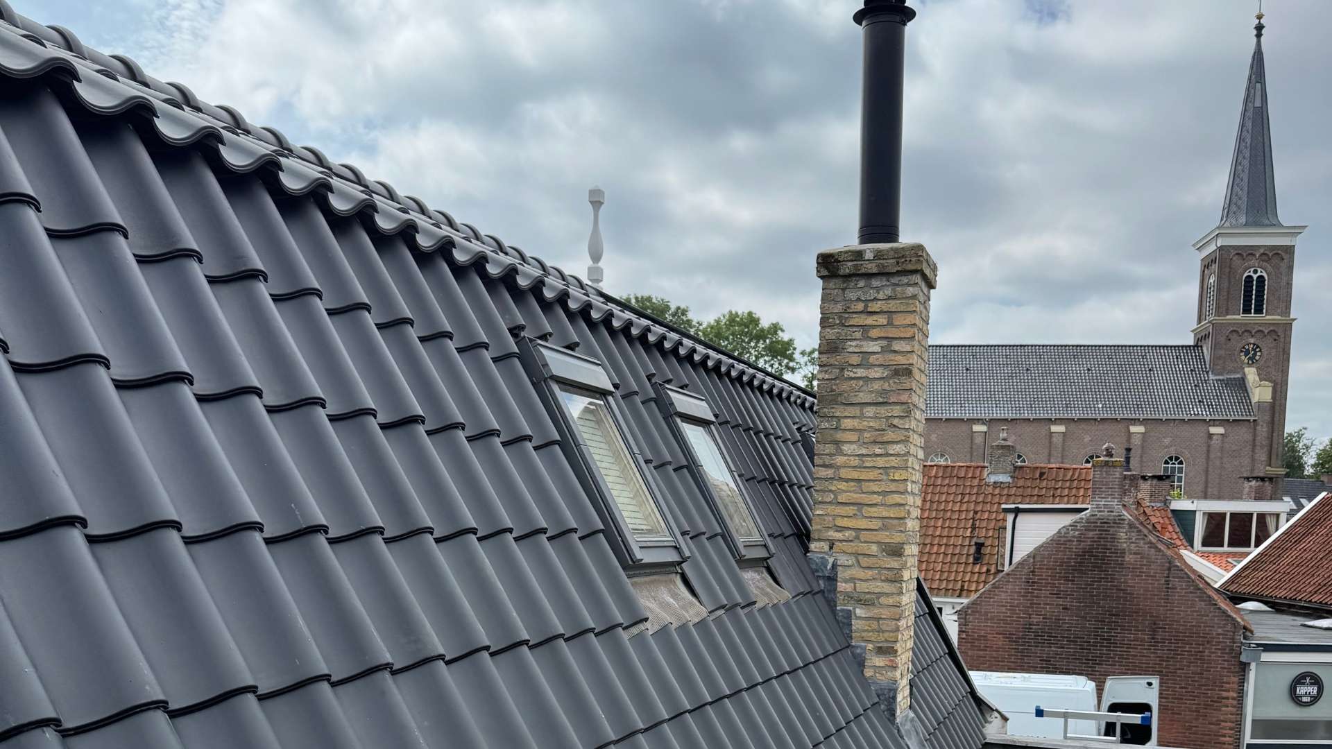 nieuw-dak-zijaanzicht-scharnegoutum-friesland