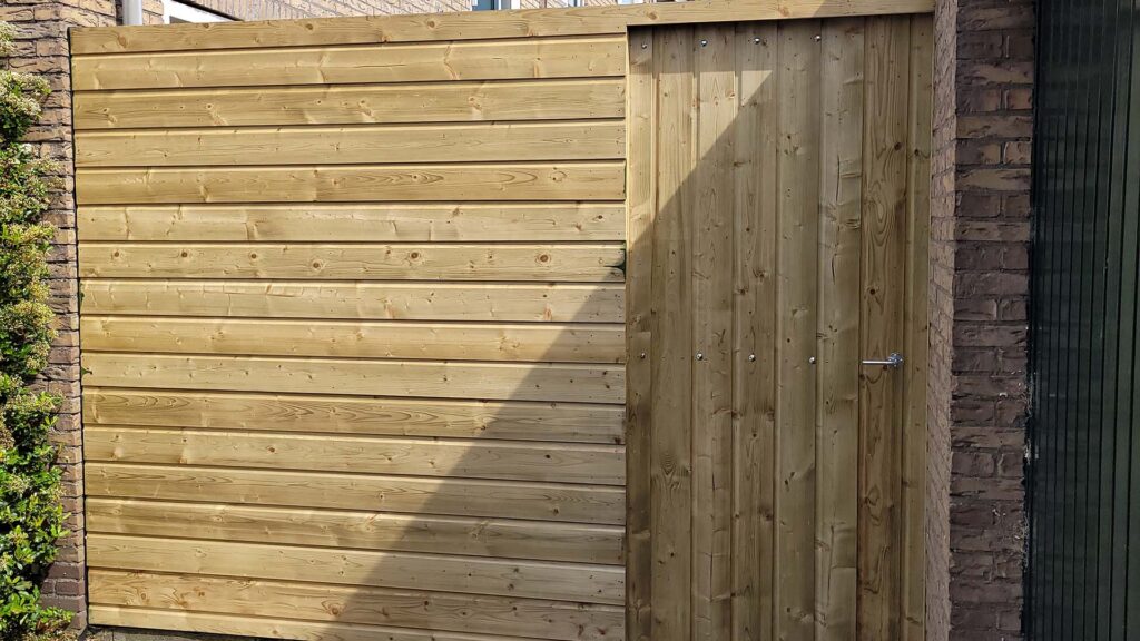 nieuwe-schutting-vooraanzicht-timmerbedrijf-friesland