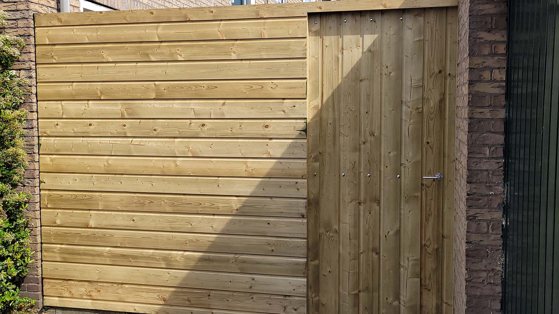 nieuwe-schutting-vooraanzicht-timmerbedrijf-friesland