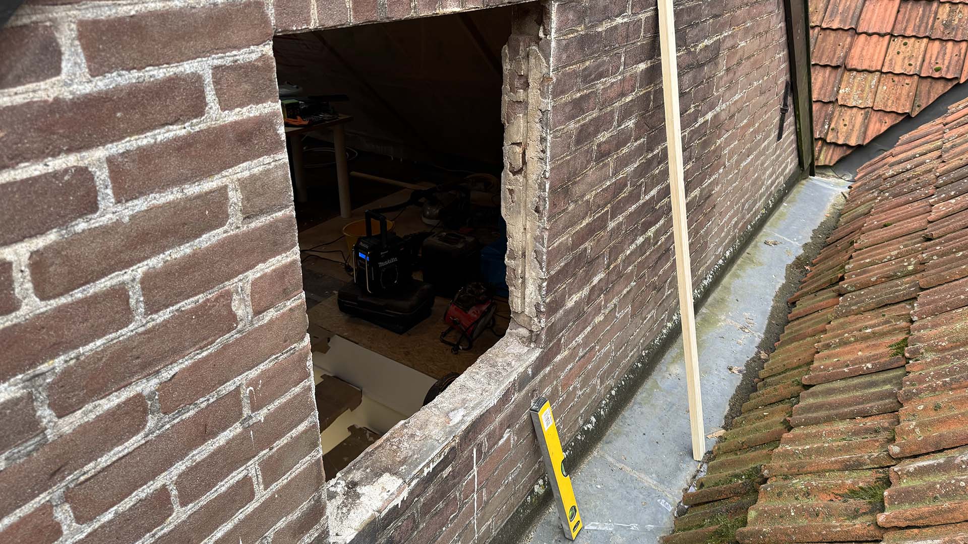 verwijderd-kozijn-scharnegoutum-bouwbedrijf